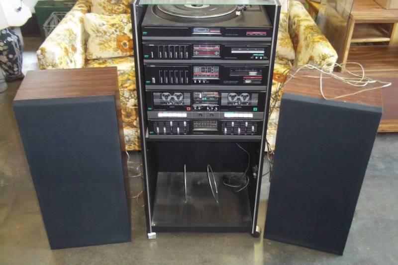 lot 175 image: MCS Series Stereo with speakers