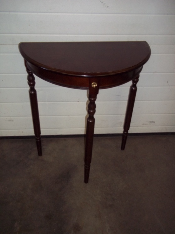 lot 85 image: Dcor Table