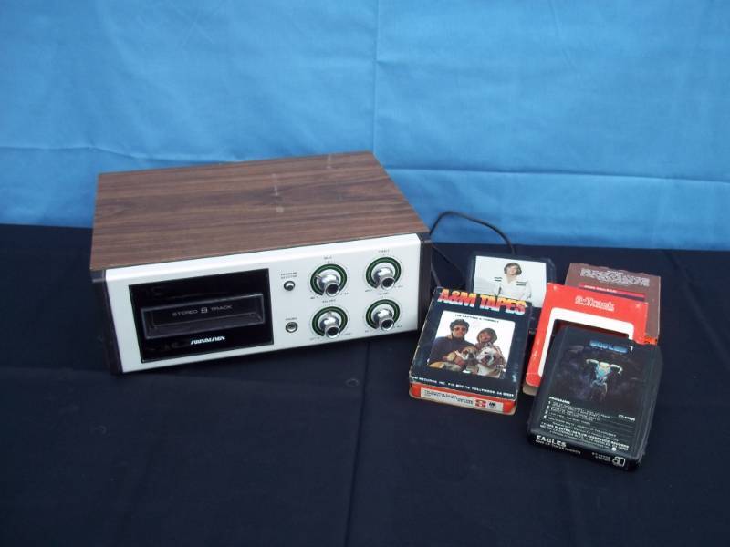 lot 2 image: Soundesign 8 track Model 4843 with tapes
