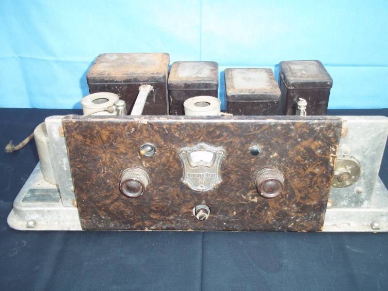lot 4 image: Atwater Kent 55 radio for parts