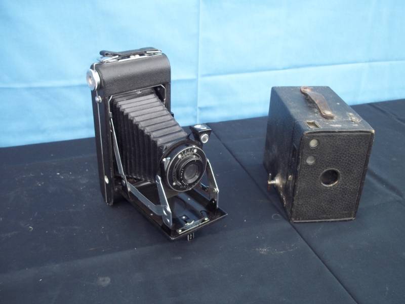 lot 19 image: Vintage Kodak Cameras