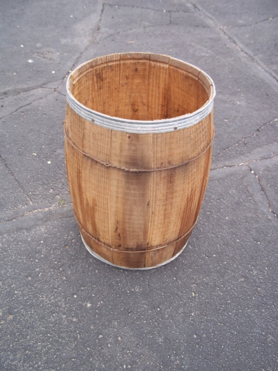 lot 22 image: Vintage Nail Barrel