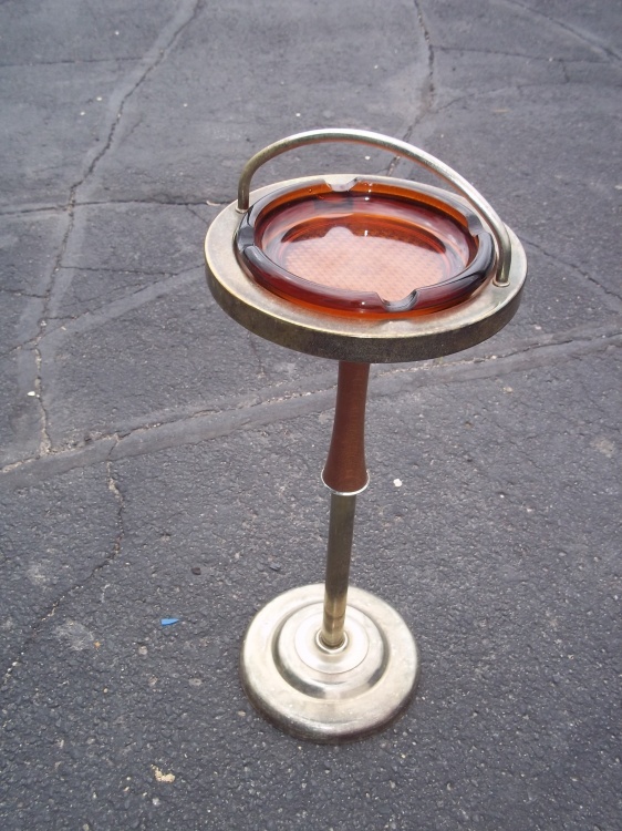lot 48 image: Standing Ash Tray