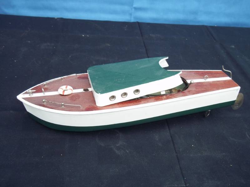 lot 70 image: Vintage Wood  Power Boat