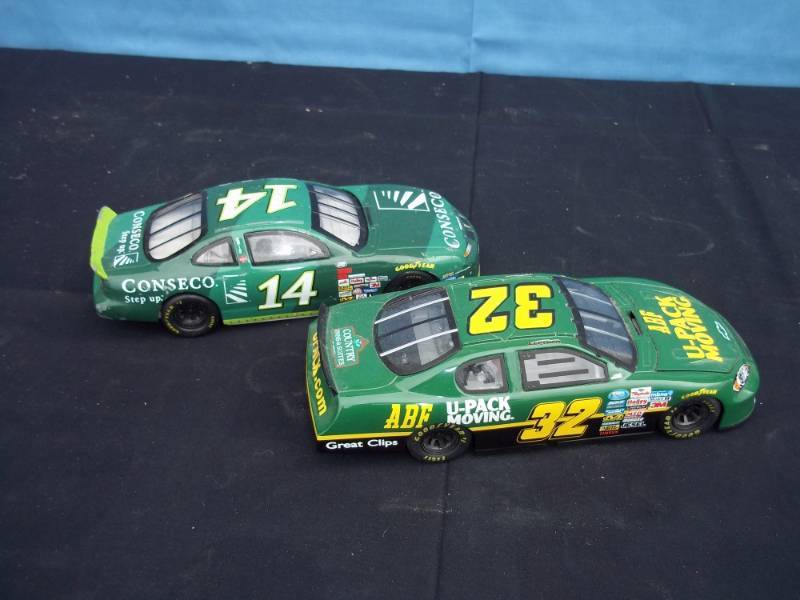lot 71 image: Pair of Vintage 124 cars