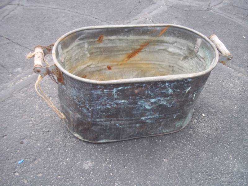 lot 76 image: Vintage Copper Kettle