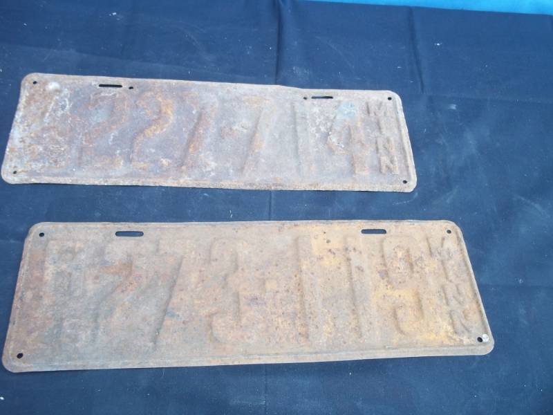 lot 82 image: 1925 and 1926 Minnesota License Plates