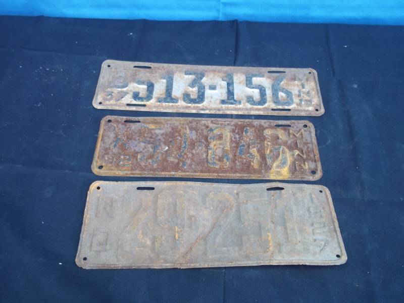 lot 84 image: 1932 and 1937 Minnesota License Plates and 1927 North Dakota License Plate