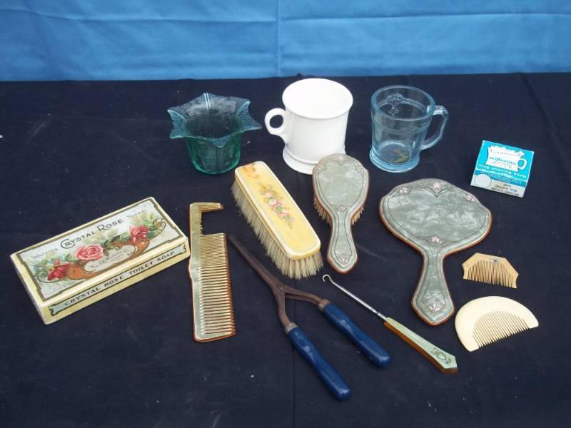 lot 101 image: Antique Tolietries including brushes, mirror, shaving mug etc