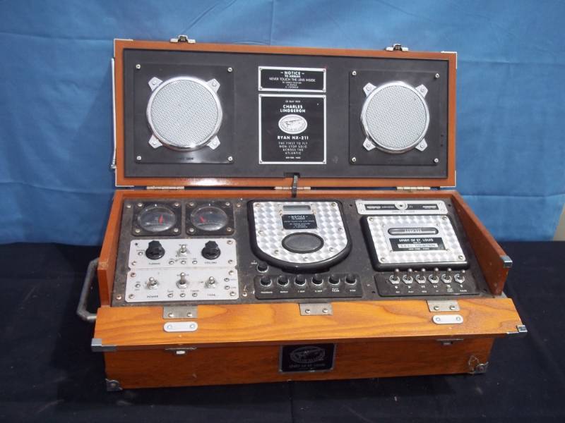 lot 125 image: Charles Lindberg Spirit of St Louis Reproduction Radio  no cord