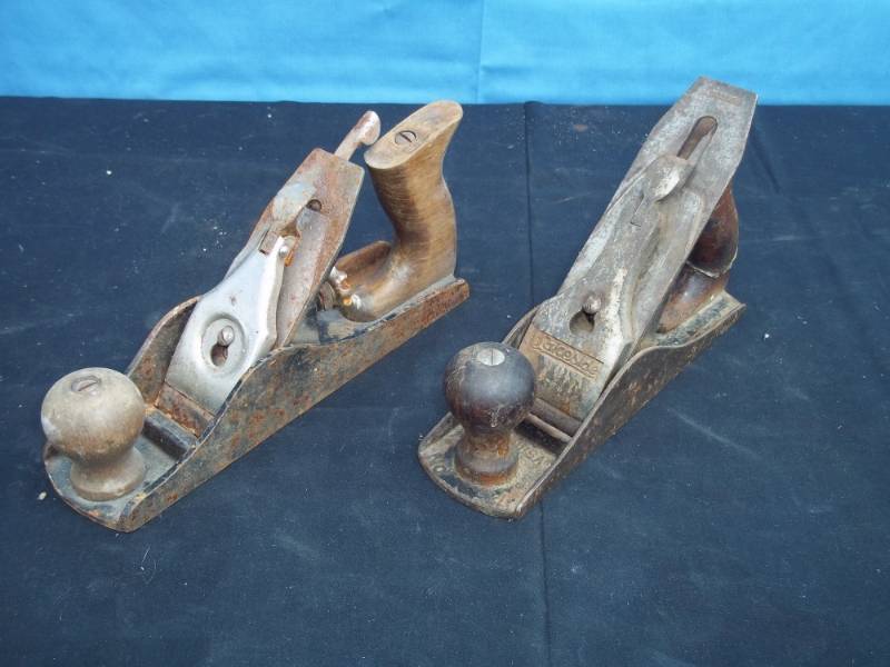 lot 126 image: Lot of 2 wood planes