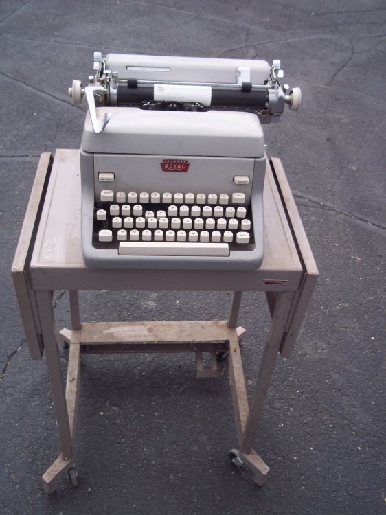 lot 145 image: Vintage Royal typewriter with rare stand