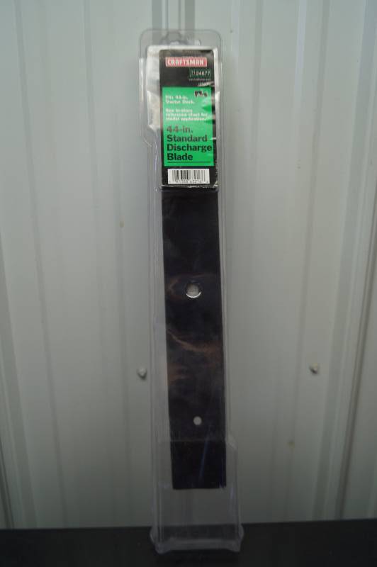 lot 19 image: 44 Mower Blade