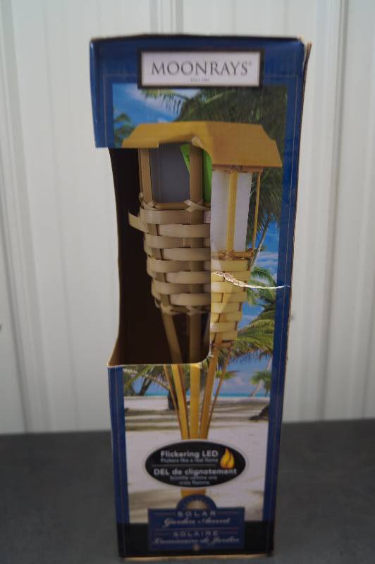 lot 39 image: Solar Lights