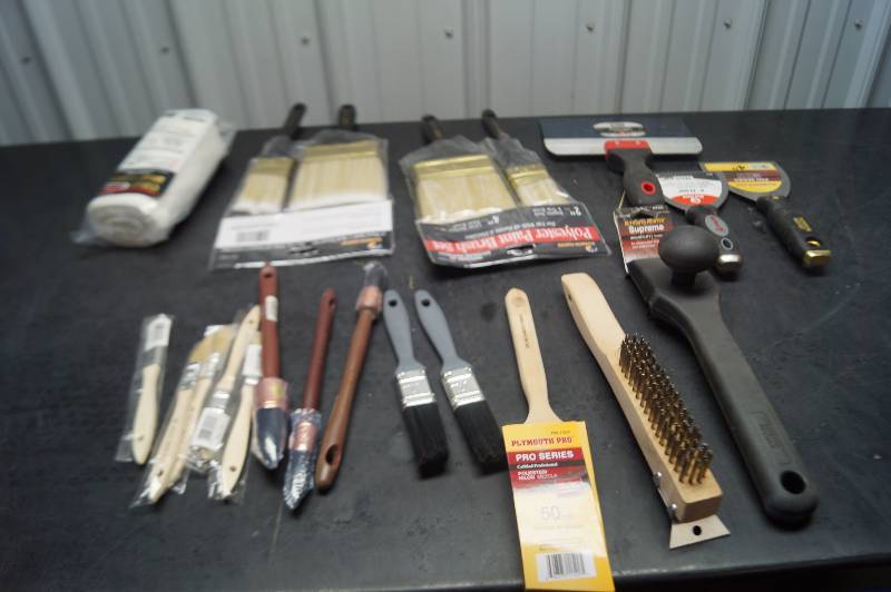 lot 74 image: Painting Supplies