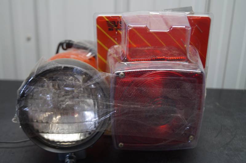 lot 108 image: Assorted Lights