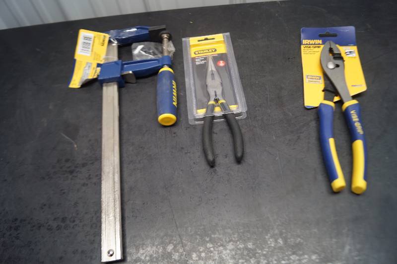 lot 112 image: Irwin Tools