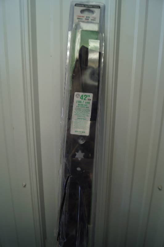 lot 123 image: Mower Blade