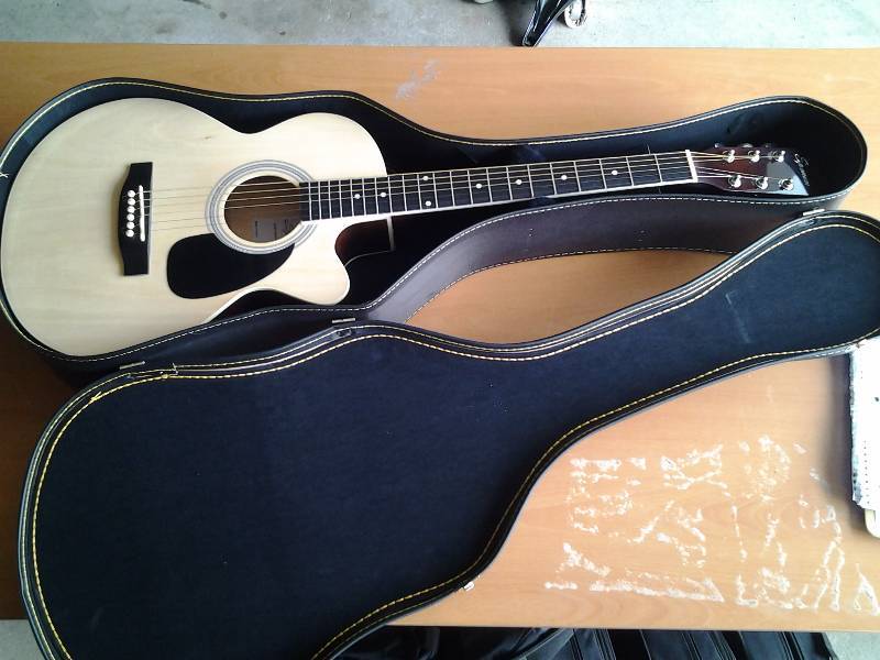 lot 5 image: Spencer Acoustic Guitar- Model# SG310NC, Includes Hard Case