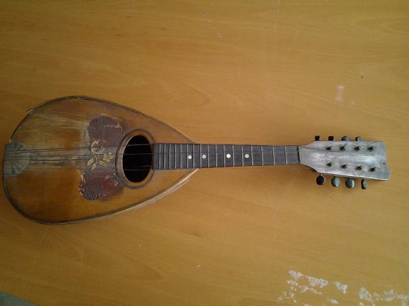 lot 27 image: Vintage Mandolin () 8 String Instrument Approx 24 Inches (Rough Shape)