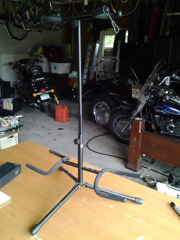 lot 30 image: Musicians Friend Adjustable Guitar Stand