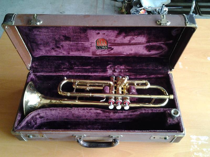 lot 32 image: Conn Trumpet With Case S15029 (Damaged)