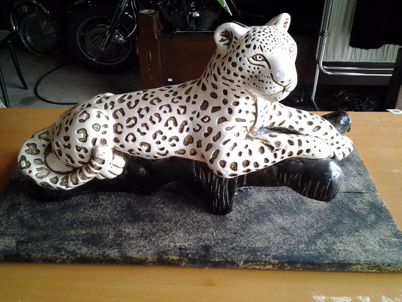 lot 41 image: 30 Inch Spotted Leopard Statue