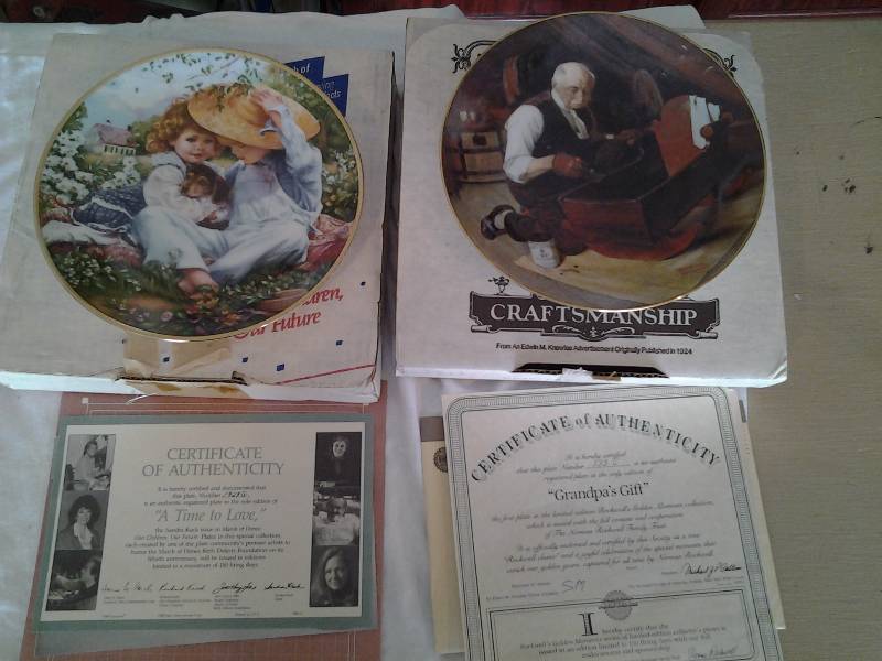 lot 52 image: Knowles Collector Plate With COA & Reco Collector Plate With COA