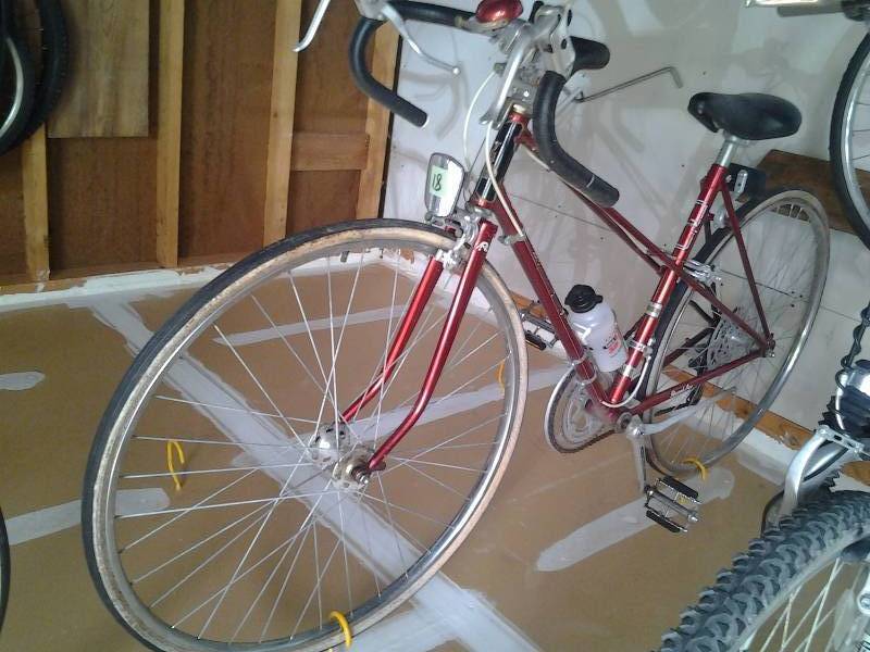 lot 81 image: Red Raleigh Bike (Notingham , England)