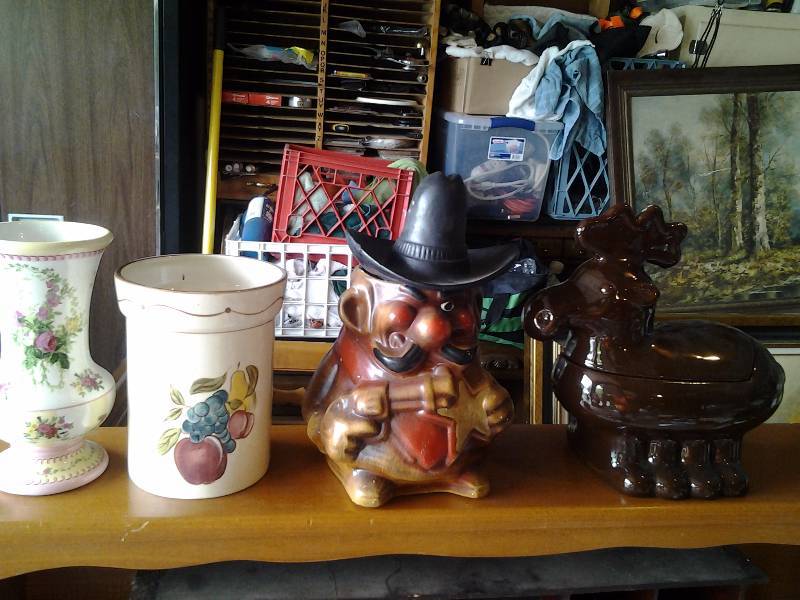 lot 94 image: 2-Cookie Jars & Other Dishes