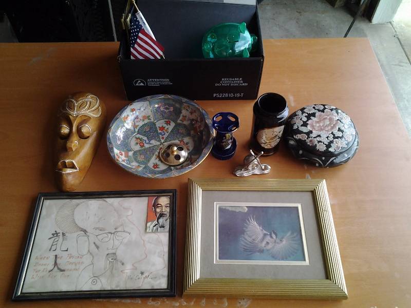 lot 110 image: Lot Of Asian Theme Decor Glassware