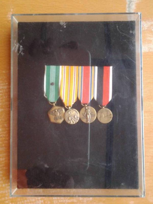 lot 113 image: Set Of 4 Medals WWII, Asian Pacific Campaign,  Army Of Occupation, Eagle