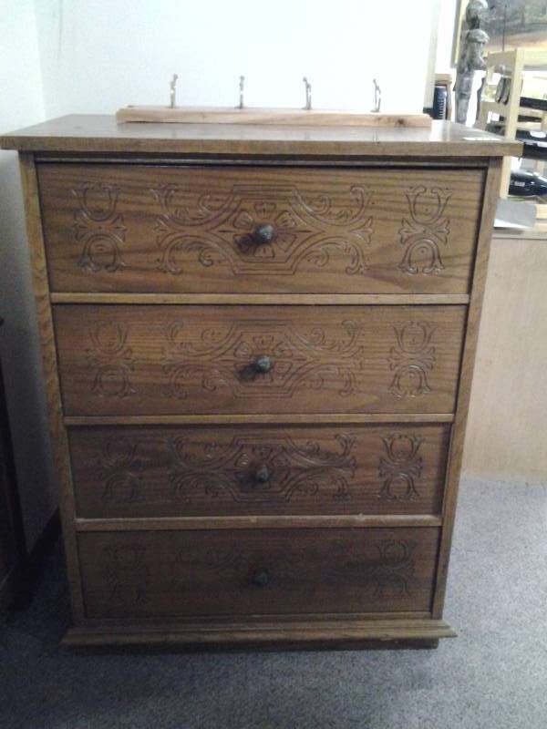 lot 119 image: 4 Drawer Chest 32x18x42 & Wall Mounted Coat Rack