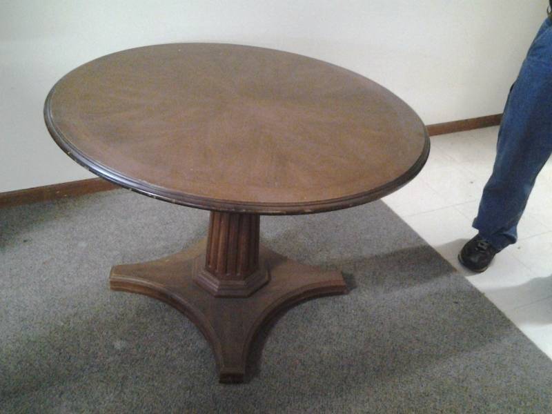lot 121 image: Round Pedestal Table 42 Inches Diameter X 30 Inches Tall