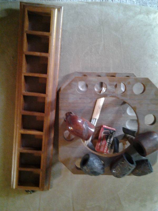 lot 133 image: Pipe Rack With 5 Pipes & Wood Shadow Box