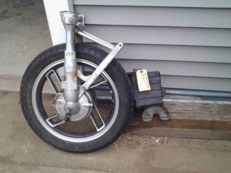 lot 139 image: Wheel, Tire, Front Suspension & Air Box From 1982 Honda Silver Wing 500