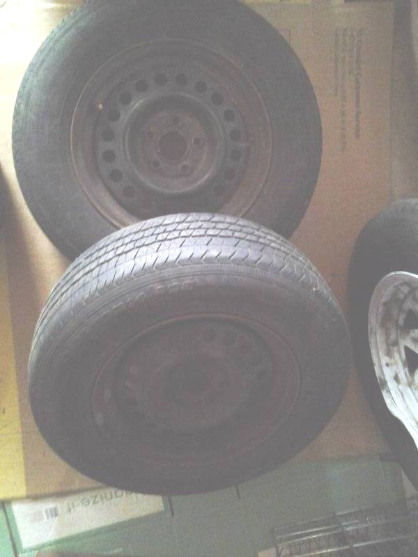lot 150 image: 2-Dunlop SP 40 Tires PS1957014