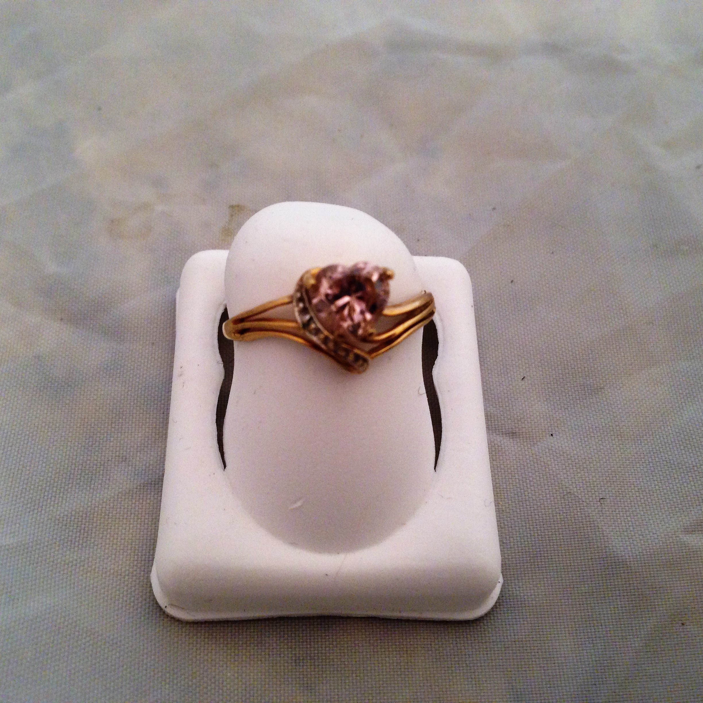 lot 42 image: 10K Gold Pink Stone Ring