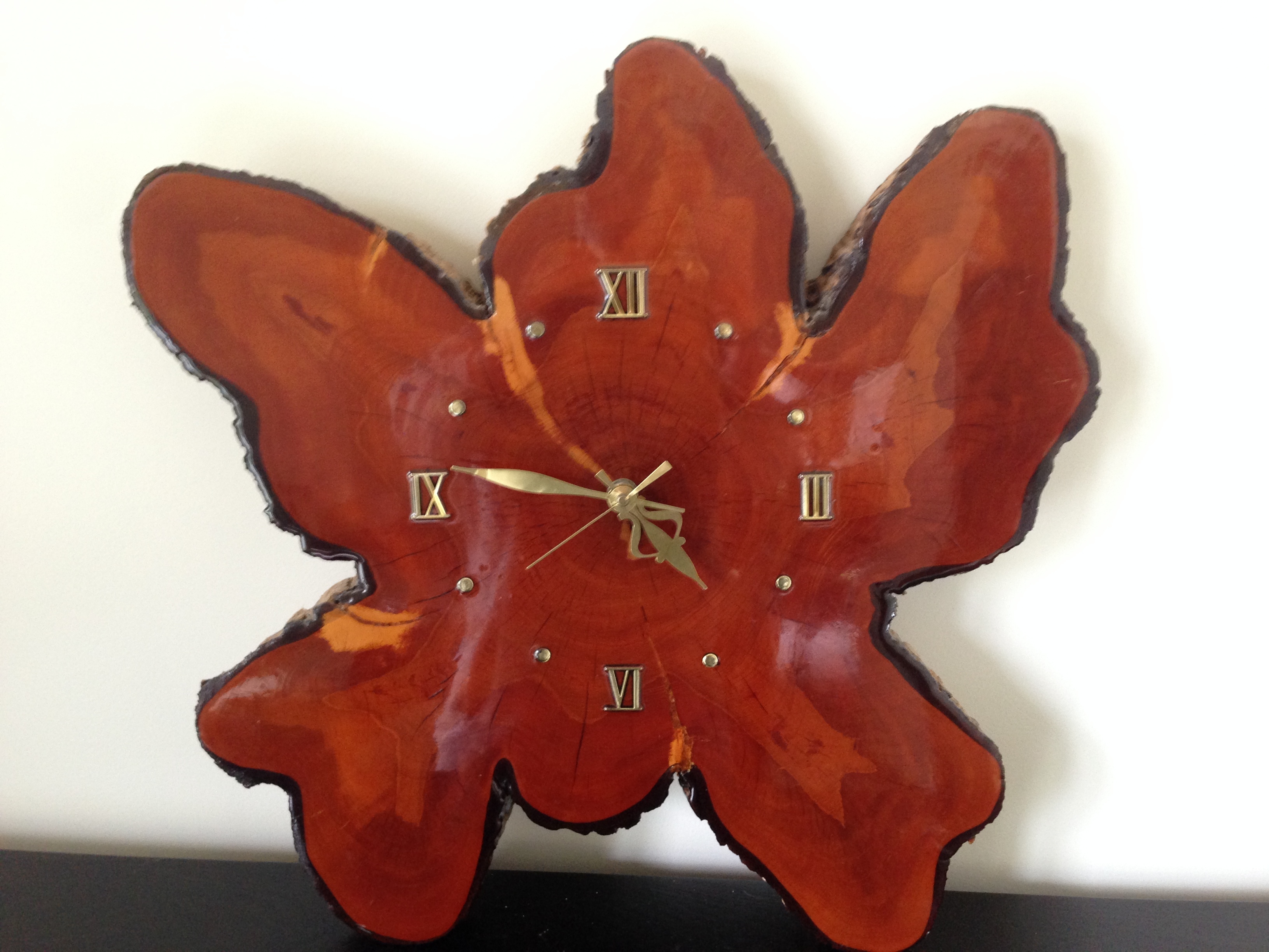 lot 70 image: Battery Operated Clock - Slice of Tree