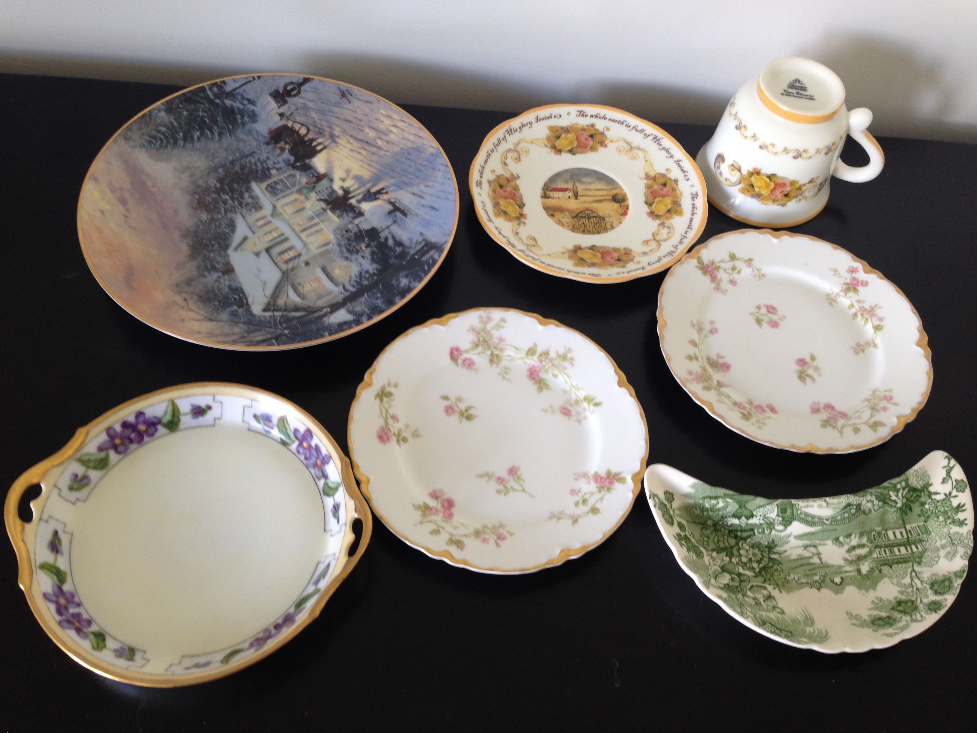 lot 85 image: AntiqueVintage Painted Plates