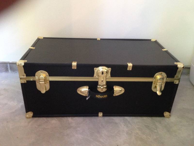 lot 115 image: SEWARD Trunk