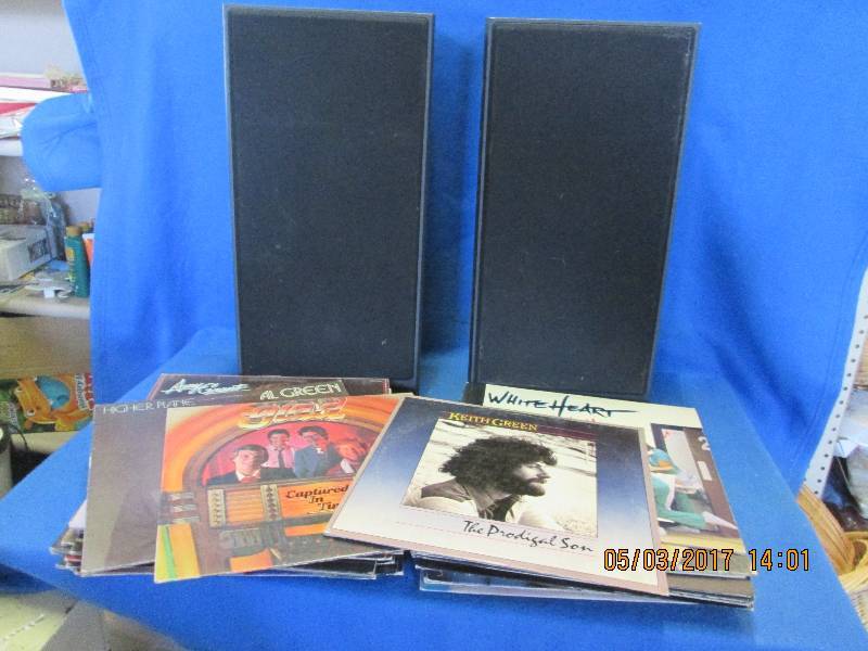 lot 23 image: Pair of Polk Audio 3-way speakers a...