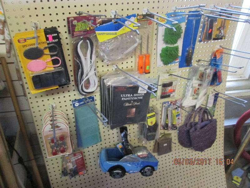 lot 30 image: Misc. resale lot. See all photos....