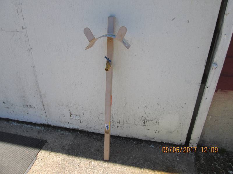 lot 47 image: Steel free standing hose stand with...