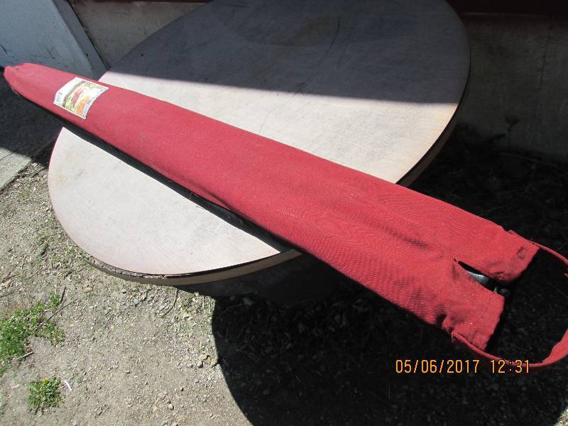 lot 52 image: 10ft rectangular tilting umbrella w...