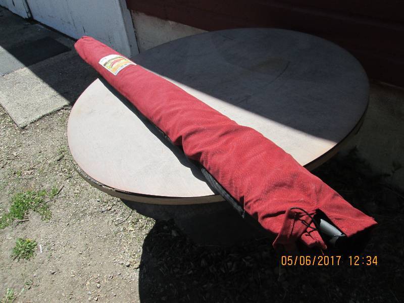 lot 53 image: 10ft rectangular tilting umbrella w...