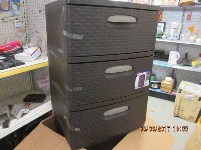lot 60 image: Sterilite 3 weaved drawer storage u...