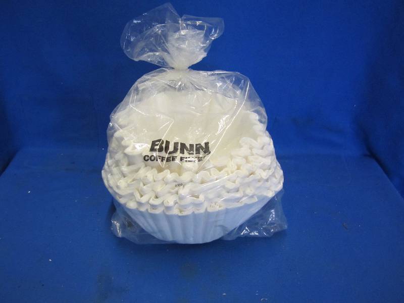 lot 91 image: Bag of large Bunn coffee filters. 6...