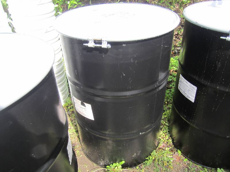 lot 114 image: 55 gallon steel barrel with lid....