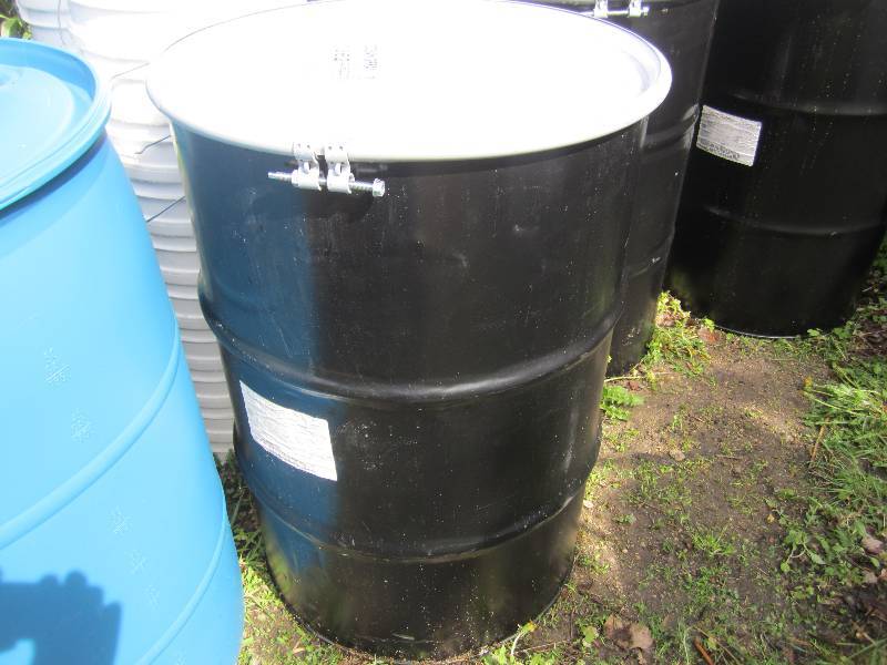 lot 115 image: 55 gallon steel barrel with lid....
